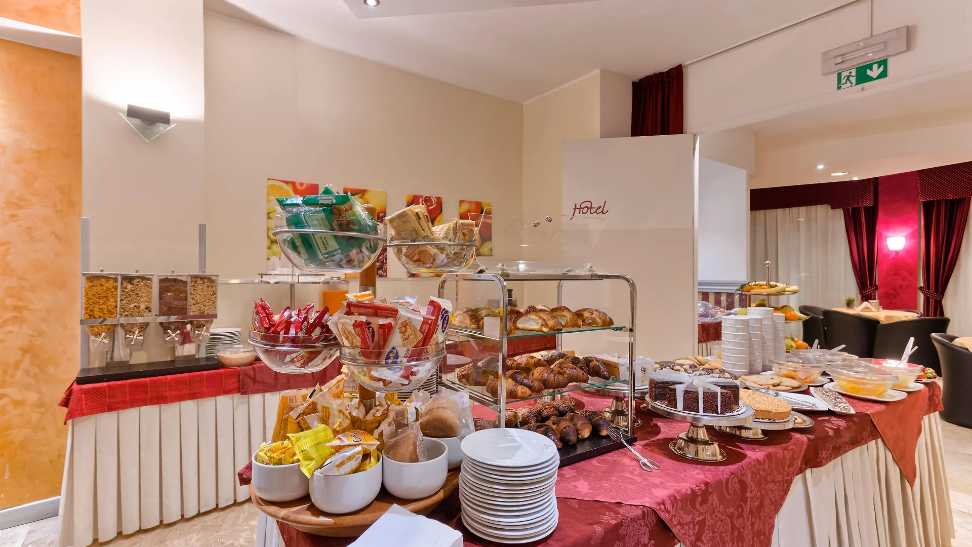Agape Hotel Aa Hotels Milan 4*,