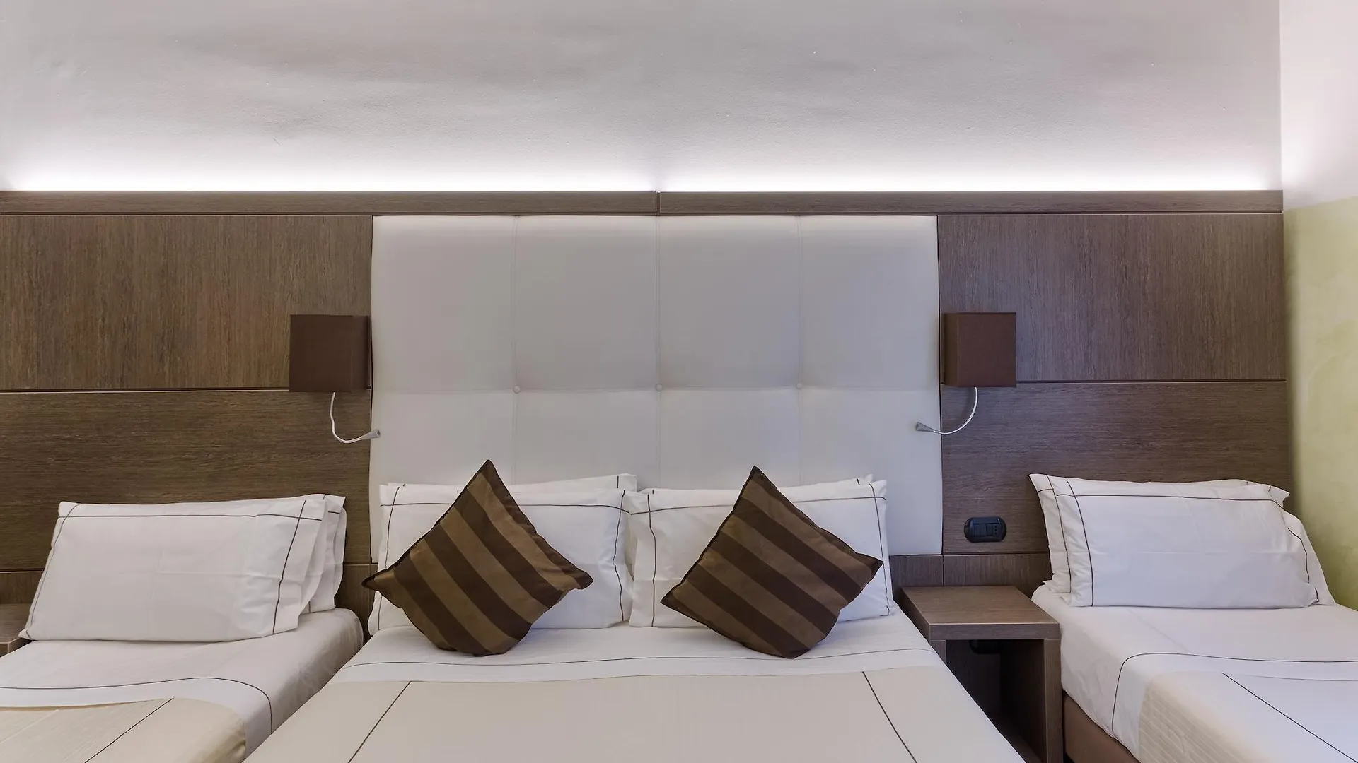 Agape Hotel Aa Hotels Milan